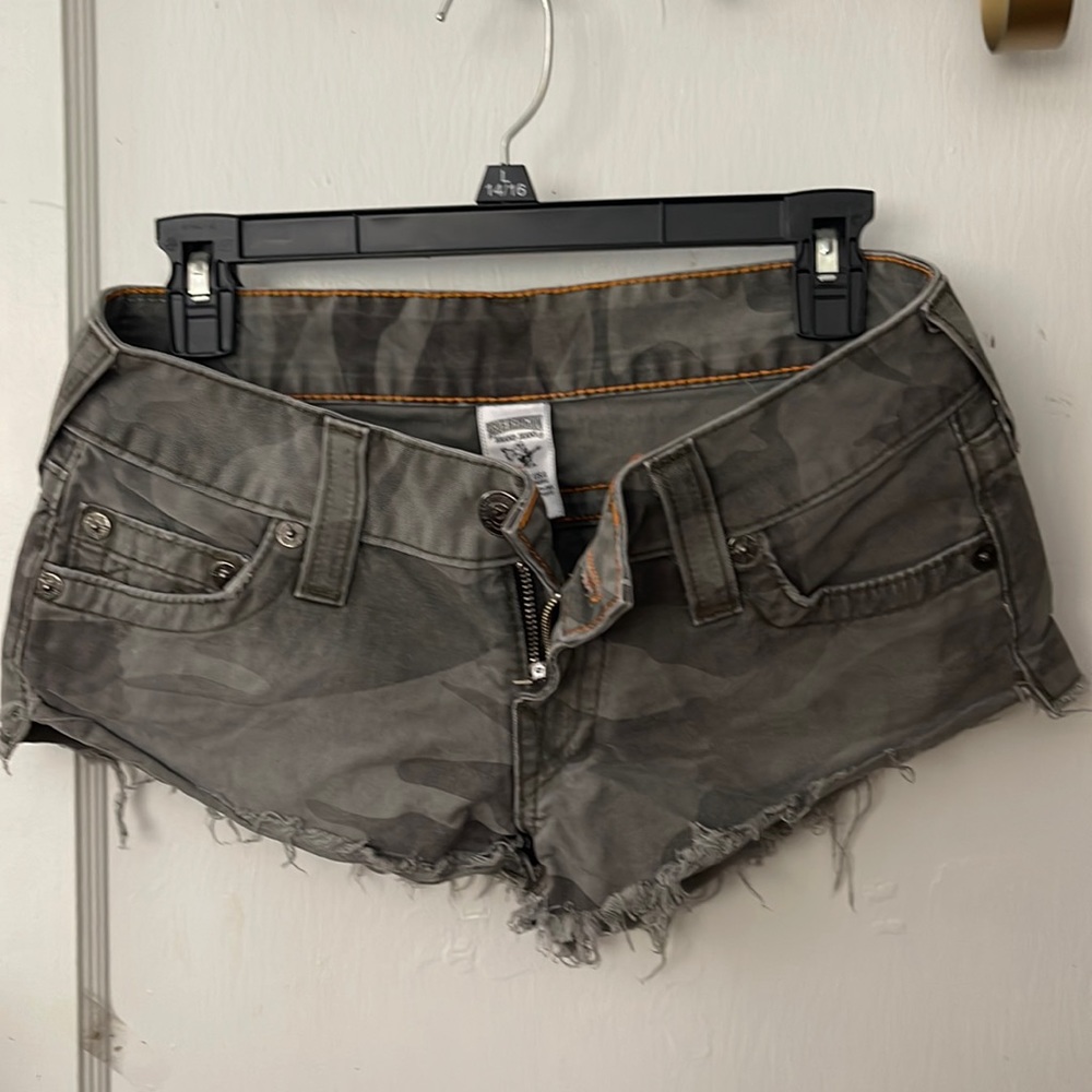 True religion, low rise, camo shorts, size 27 worn twice